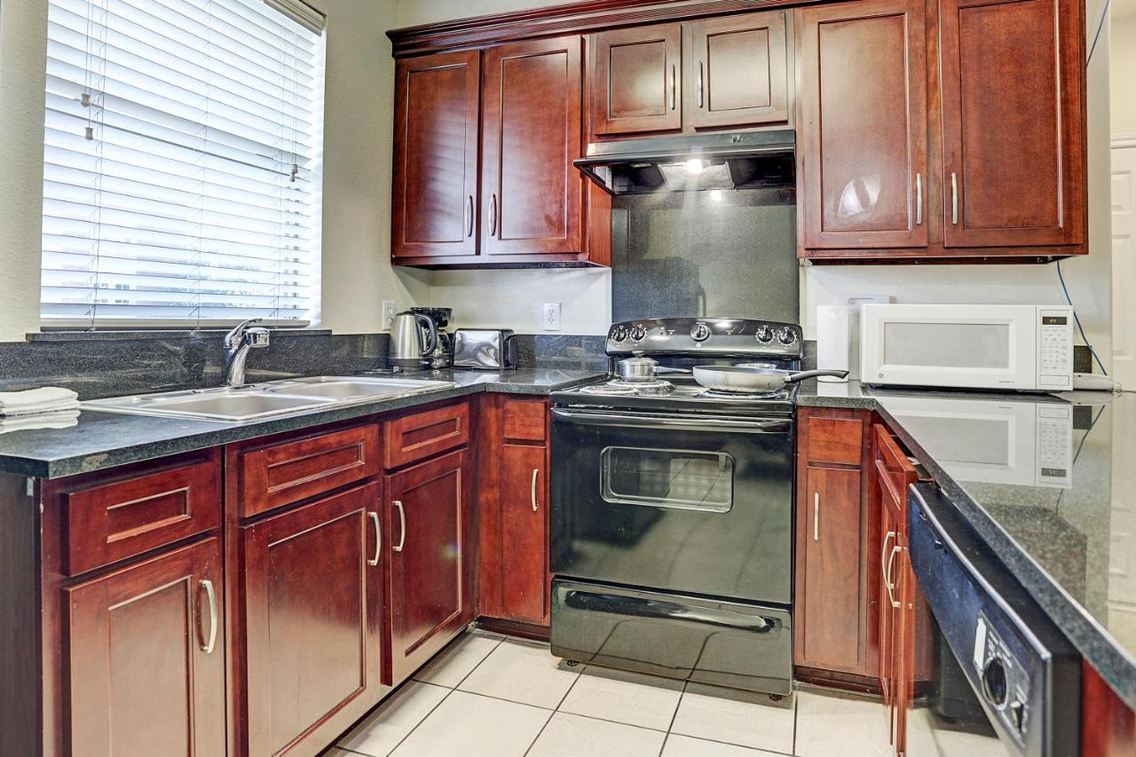 Villa Corporate 2 Bedroom Suite Furnished Condo Houston Exterior foto
